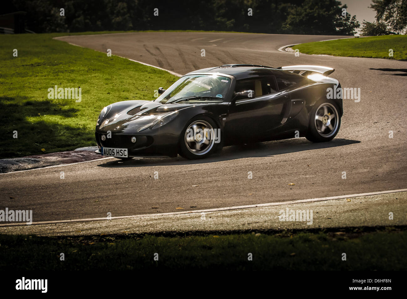 Édition limitée (seulement 50 voitures fabriquées) Black Lotus Exige 240R sur une piste de course à Cadwell Park. Banque D'Images
