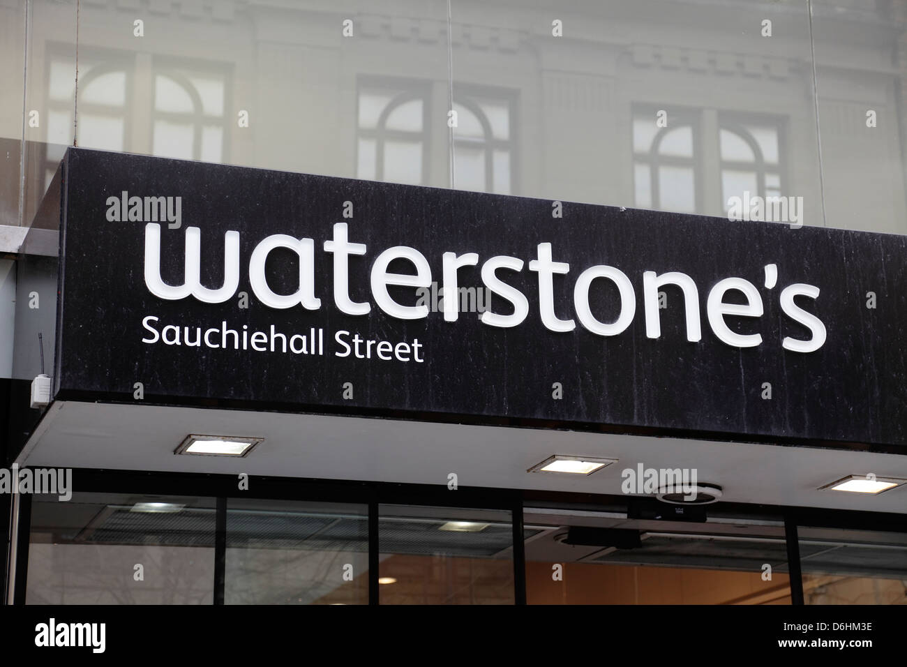 Enseigne Waterstone's Bookshop sur Sauchiehall Street dans le centre-ville de Glasgow, en Écosse, au Royaume-Uni Banque D'Images
