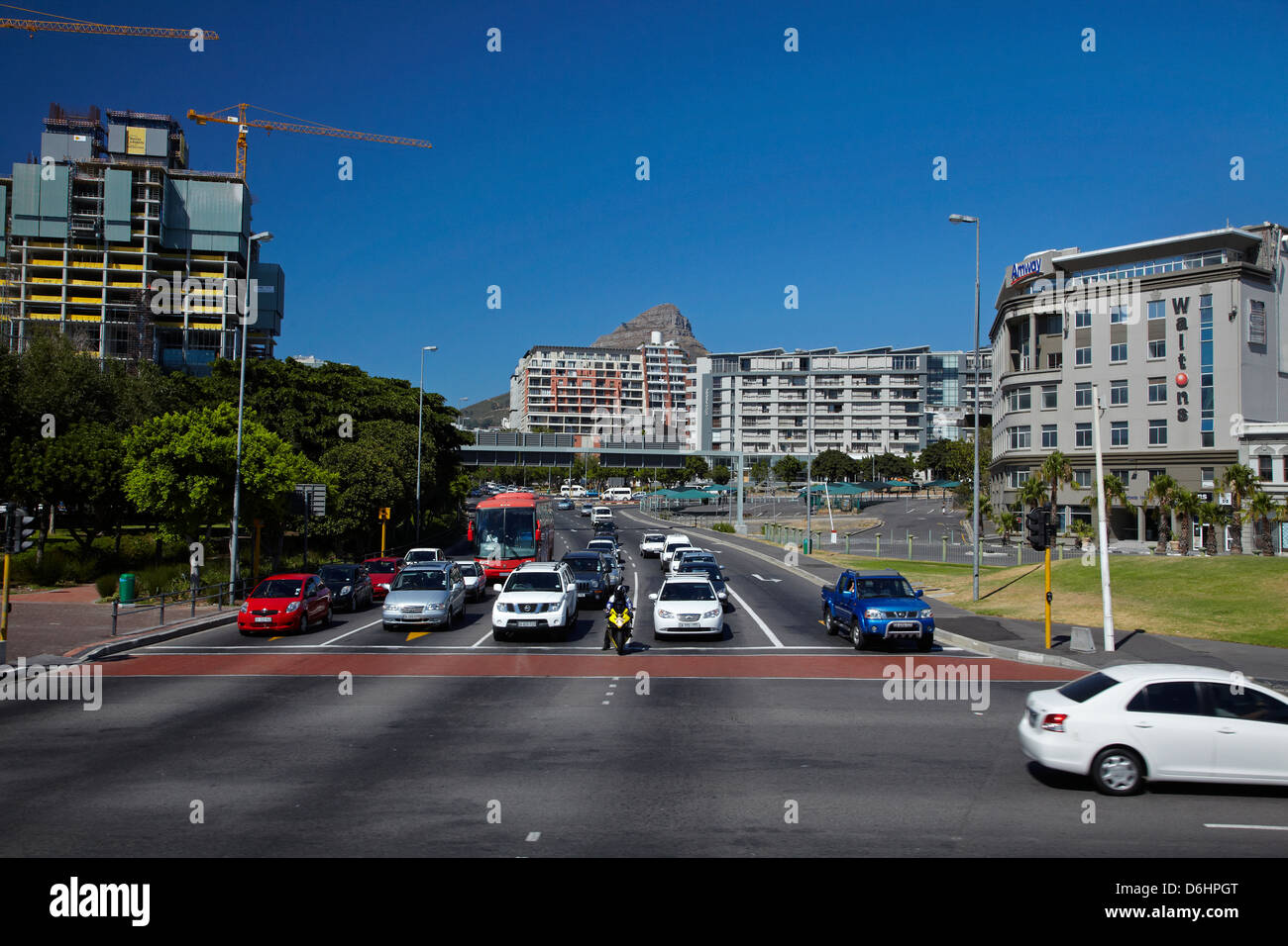 Trafic sur Buitengracht Street, CBD de Cape Town, Afrique du Sud Banque D'Images