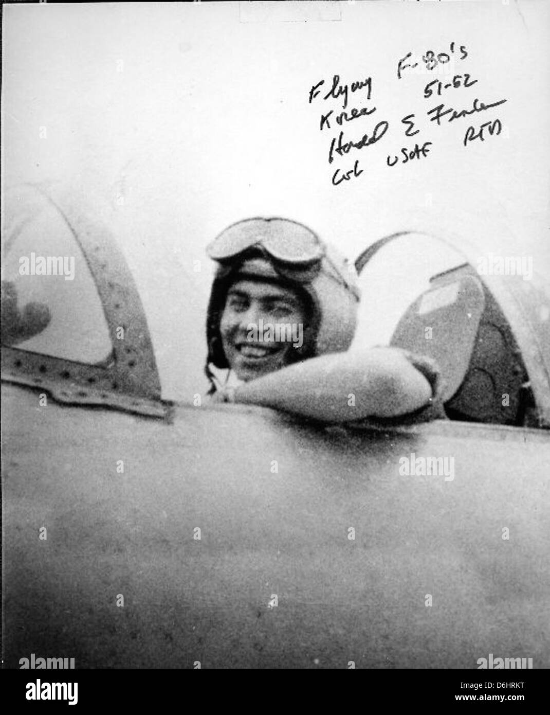 Harold Fischer était un as distingué pendant la guerre de Corée, connu pour son avion Paper Tiger. Le rôle de Fischer dans le conflit a contribué de manière significative à l'histoire du combat aérien. Banque D'Images