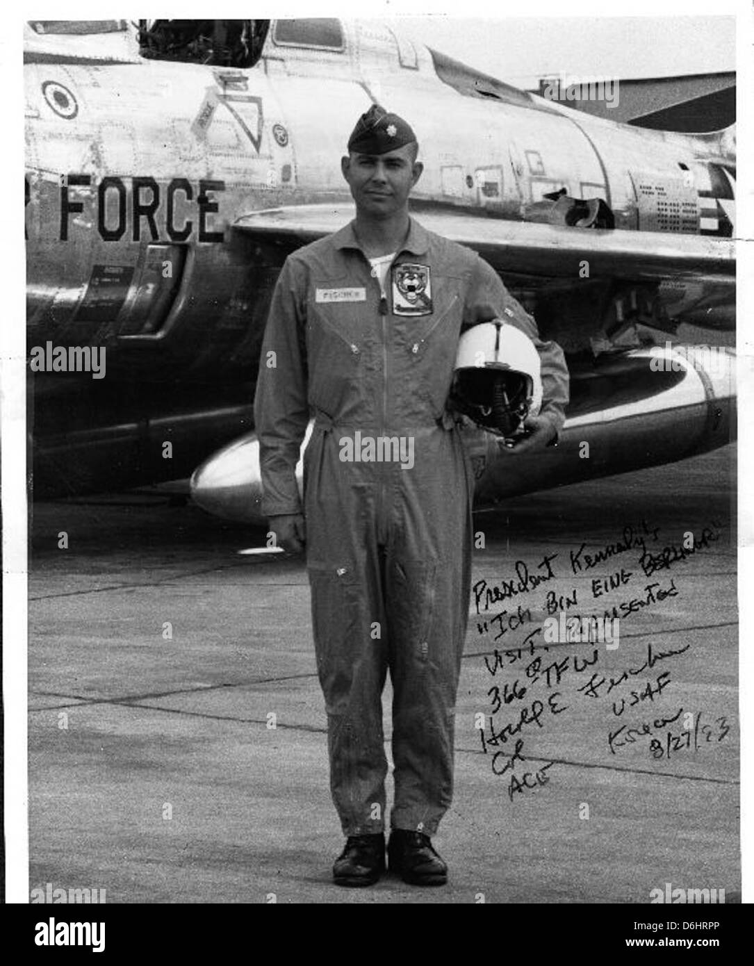 Harold Fischer, un as notable de la guerre de Corée, vola sous la désignation de « Paper Tiger ». Ses compétences au combat ont contribué au succès de l'US Air Force pendant le conflit en Corée. Banque D'Images