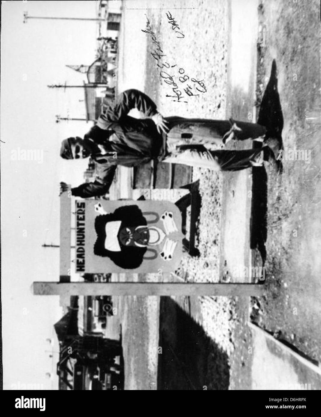 Harold Fischer était un as de chasse pendant la guerre de Corée, volant sous le surnom de 'Paper Tiger'. Ses contributions au combat aérien comprennent de nombreuses missions et engagements réussis, ajoutant à son héritage dans l'aviation militaire. Banque D'Images
