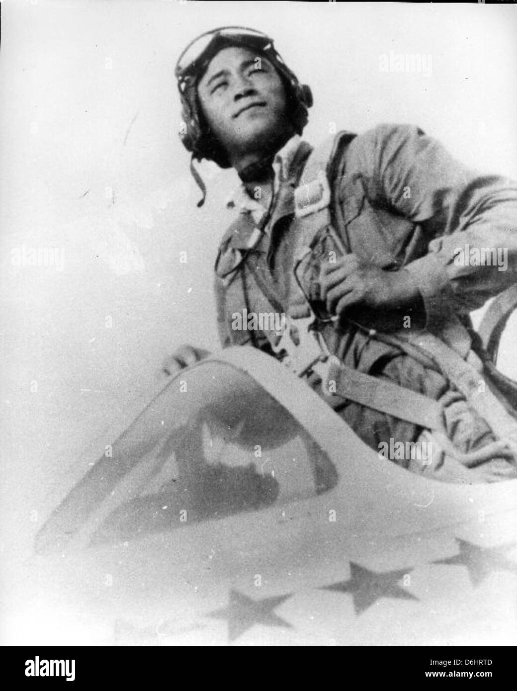 Harold Fischer était un as de combat distingué de la guerre de Corée, connu pour ses contributions importantes dans le combat aérien. Son avion, marqué 'Paper Tiger', est devenu un symbole emblématique pendant le conflit. Banque D'Images