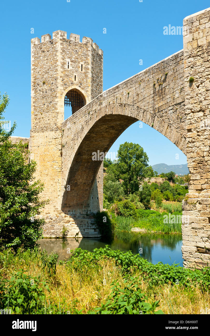 Ponte Fortifica, Besalu, Catalogne, Espagne Banque D'Images
