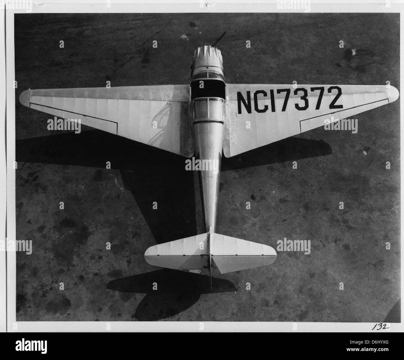 Le Ryan SC-W, conçu en 1938 par Ryan Aeronautical, était un avion de sport léger connu pour son design élégant et son aérodynamisme avancé. Propulsé par le moteur Warner Scarab, il était populaire pour l'aviation personnelle et l'entraînement au vol. L'avion reflète l'innovation de Ryan en ingénierie aéronautique. Banque D'Images