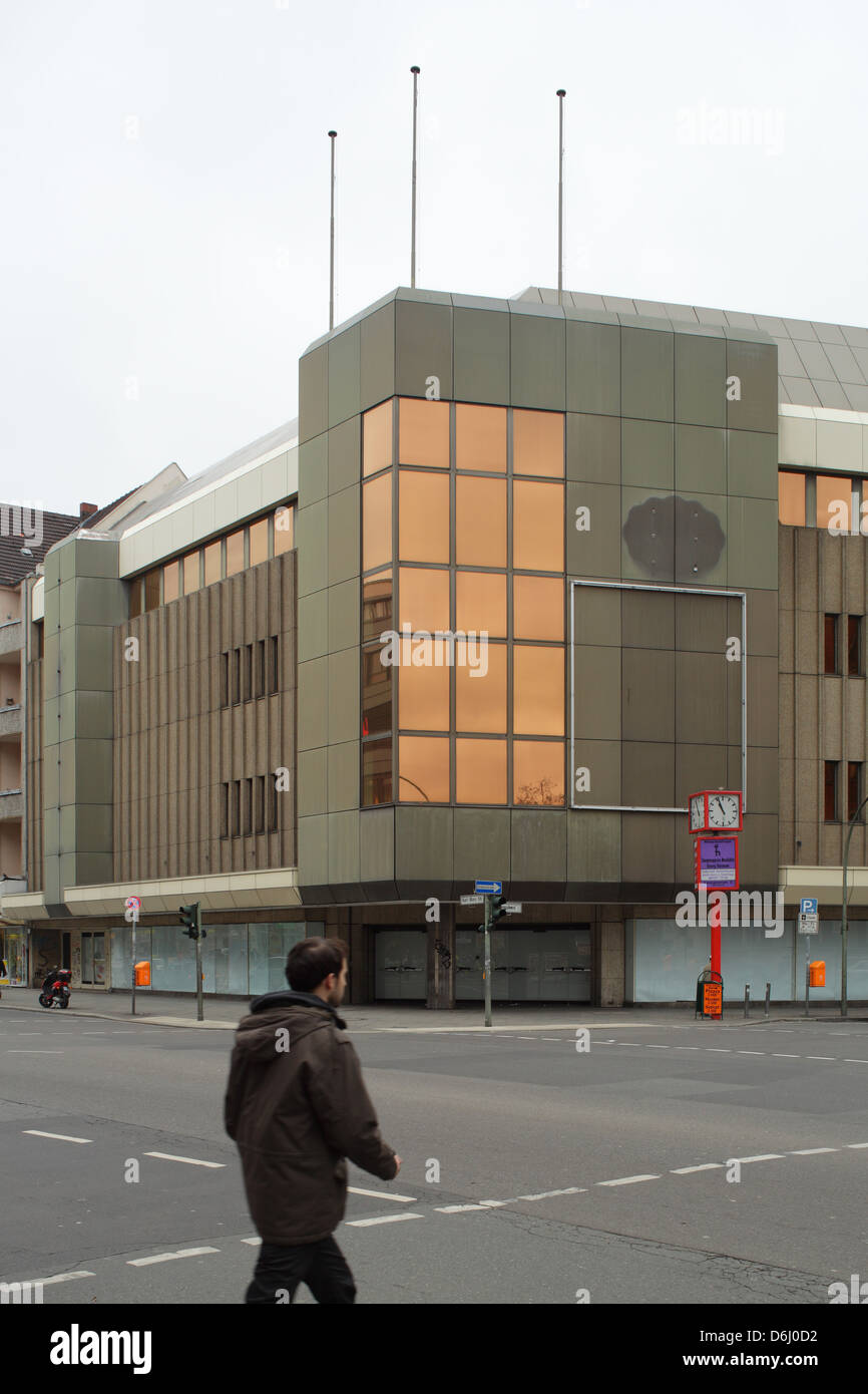 Berlin, Allemagne, vacant, ex-C & d'un magasin dans la Karl-Marx-Strasse Banque D'Images