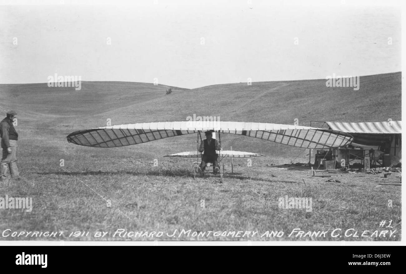 John H. Montgomery est vu aux commandes de « l'Evergreen », un avion monoplan qu'il a conçu. Ses contributions aux débuts de l'aéronautique ont été essentielles à l'avancement de la technologie de vol au début du XXe siècle. Banque D'Images
