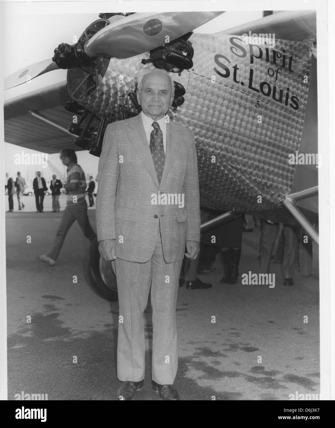 T. Claude Ryan, figure éminente de l'aviation, a contribué de manière significative au développement de la technologie aéronautique et à la croissance de Ryan Aeronautical. Son héritage est préservé grâce à la collection SDASM. Banque D'Images