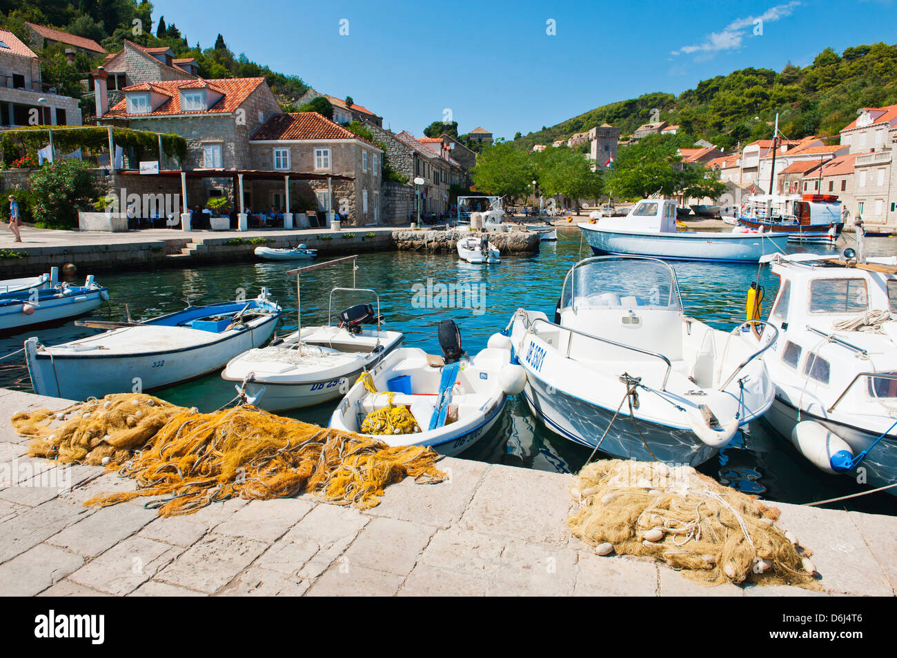 Bateaux de pêche dans le Port de Šipan, Sipan Island, îles Elaphites, côte dalmate, Adriatique, Croatie, Europe Banque D'Images