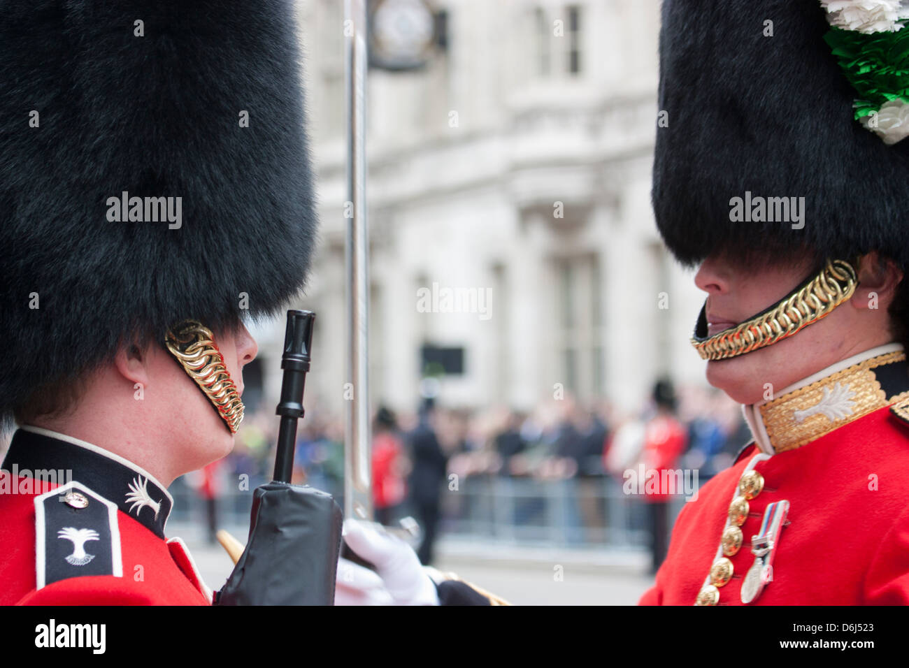 1er Bataillon de Welsh Guards sur des fonctions honorifiques aux funérailles de la Baronne Thatcher Banque D'Images