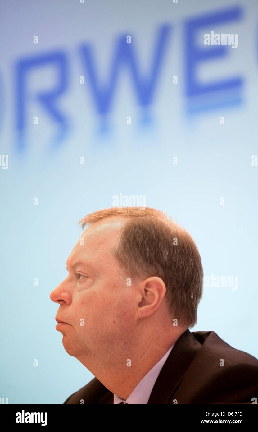 Le président désigné du fournisseur d'énergie allemand RWE, Peter Terium, parle au cours de la conférence de presse de RWE-AG à Essen, en Allemagne, 6 mars 2012. RWE a présenté les résultats de l'exercice 2011. Photo : Bernd Thissen Banque D'Images