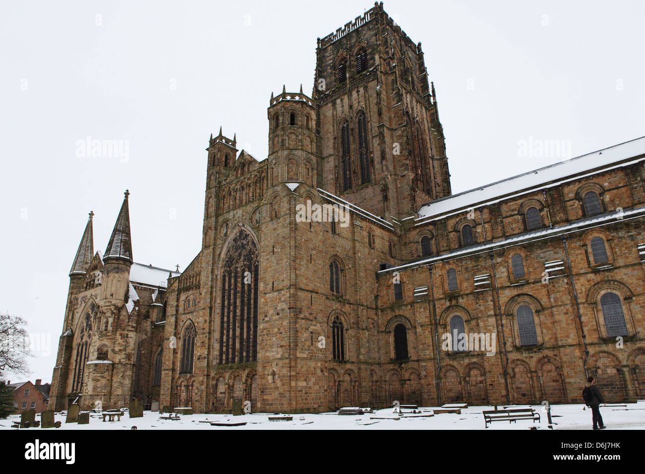 Cathédrale de Durham, Site du patrimoine mondial de l'UNESCO, dans la neige, un jour d'hiver dans la région de Durham, County Durham, Angleterre, Royaume-Uni, Europe Banque D'Images