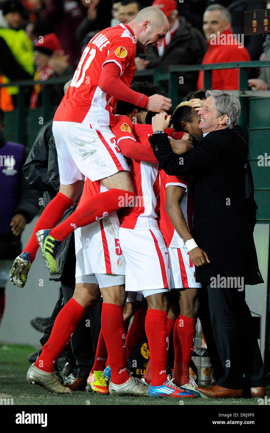 Joueurs standard liege Banque d'image et photos Alamy