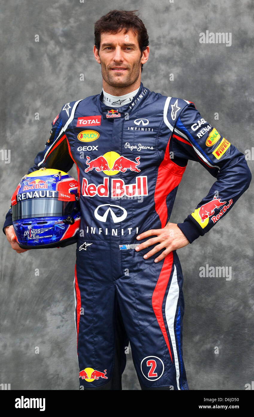 Pilote de Formule Un Australien Mark Webber de Red Bull lors de la séance de photos au paddock avant le Grand Prix de Formule 1 d'Australie au circuit d'Albert Park à Melbourne, Australie, 15 mars 2012. Le Grand Prix de Formule 1 de l'Australie aura lieu le 18 mars 2012. Photo : Jens Buettner dpa Banque D'Images