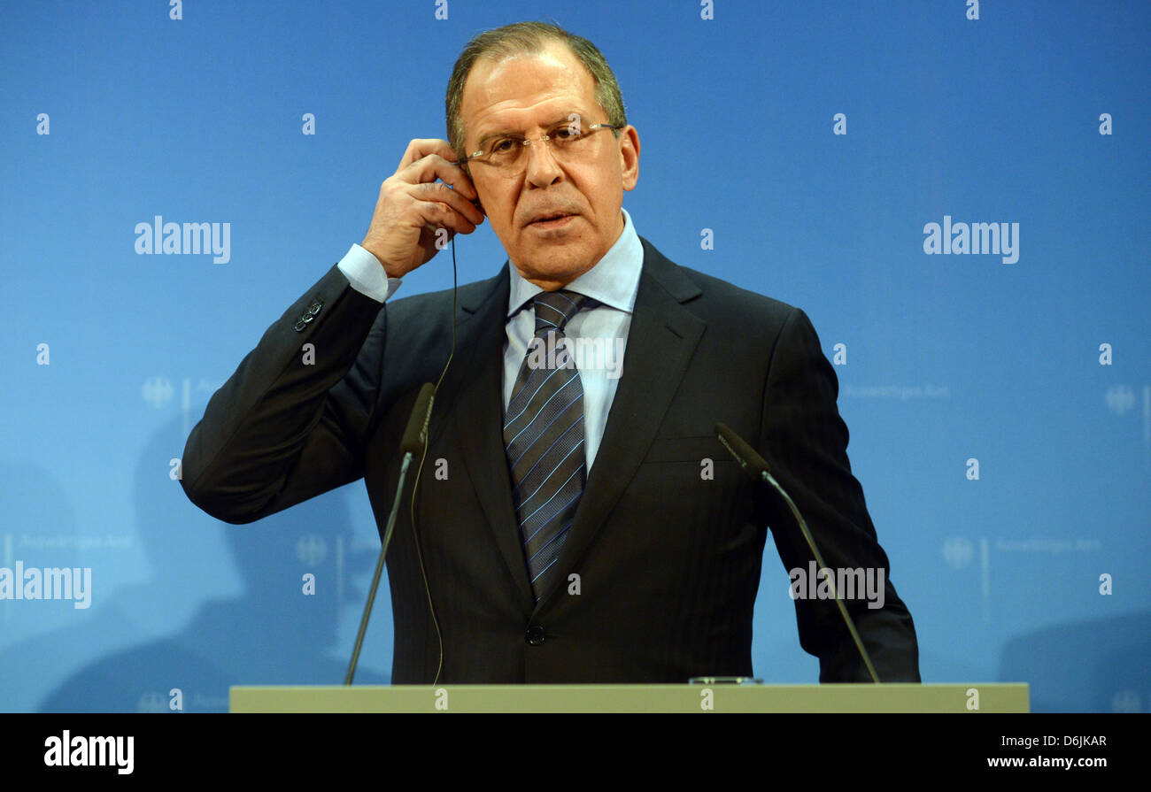 Le Ministre russe des affaires étrangères Sergey Lavrov parle au cours d'une conférence de presse après sa rencontre avec ses homologues allemand et polonais à la Villa Borsig à Berlin, Allemagne, 21 mars 2012. Internation thèmes étaient à l'ordre du jour y compris la situation en Syrie. Photo : MAURIZIO GAMBARINI Banque D'Images