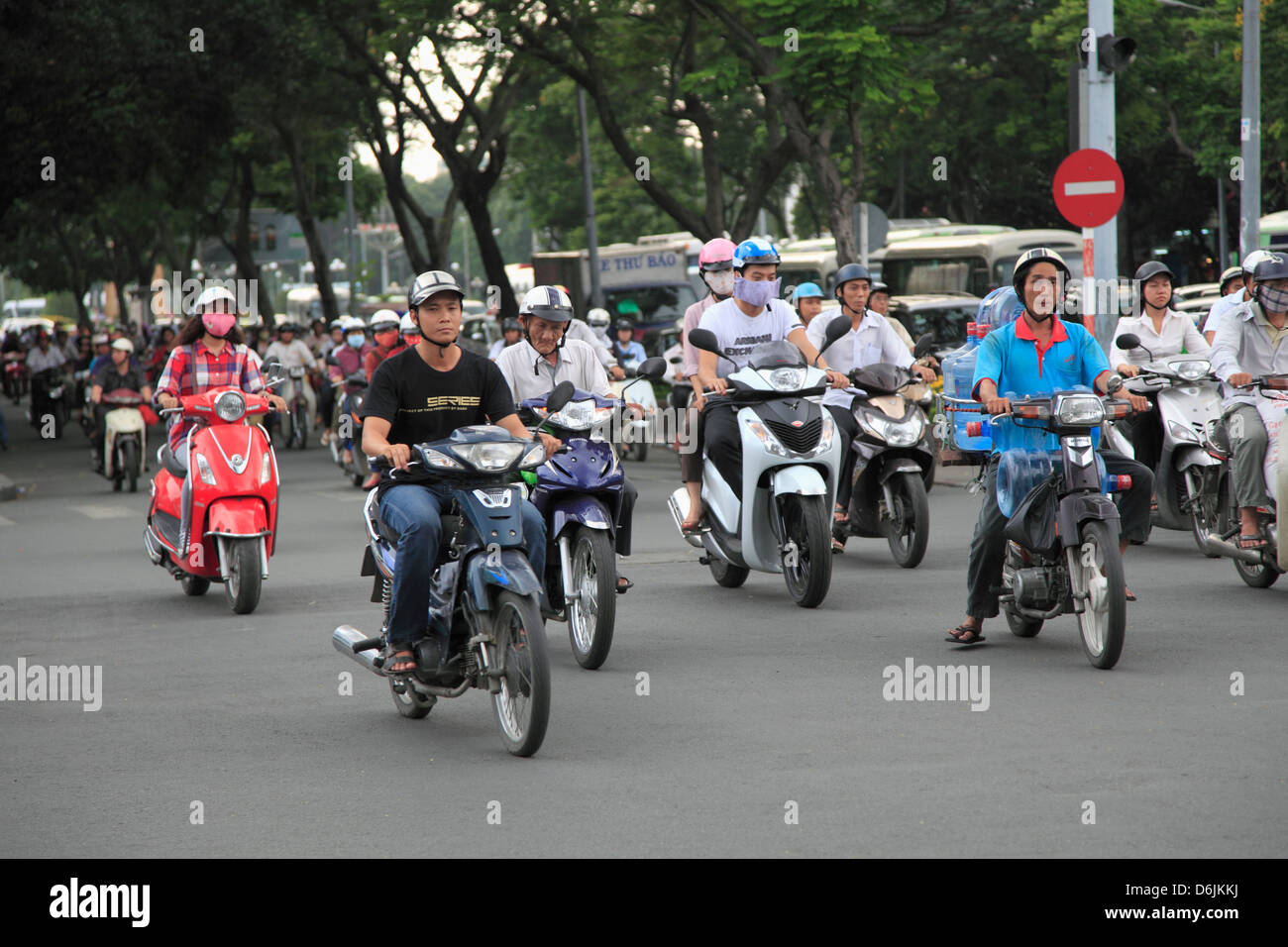 Trafic, motos, Boulevard Le Loi, Ho Chi Minh Ville (Saigon), Vietnam, Indochine, Asie du Sud-Est, l'Asie Banque D'Images