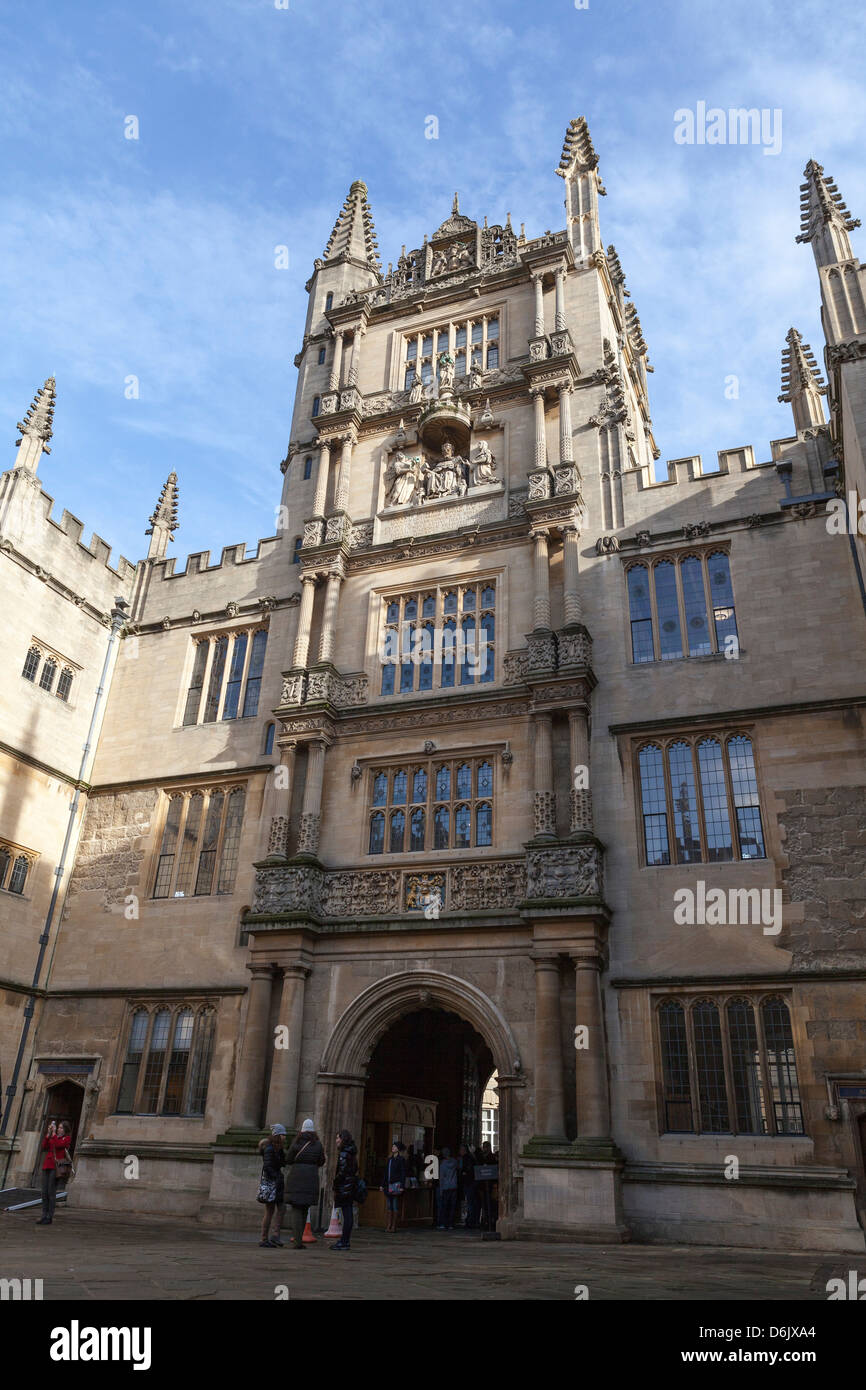 La cour de la Bodleian Library, Oxford, Oxfordshire, Angleterre, Royaume-Uni, Europe Banque D'Images