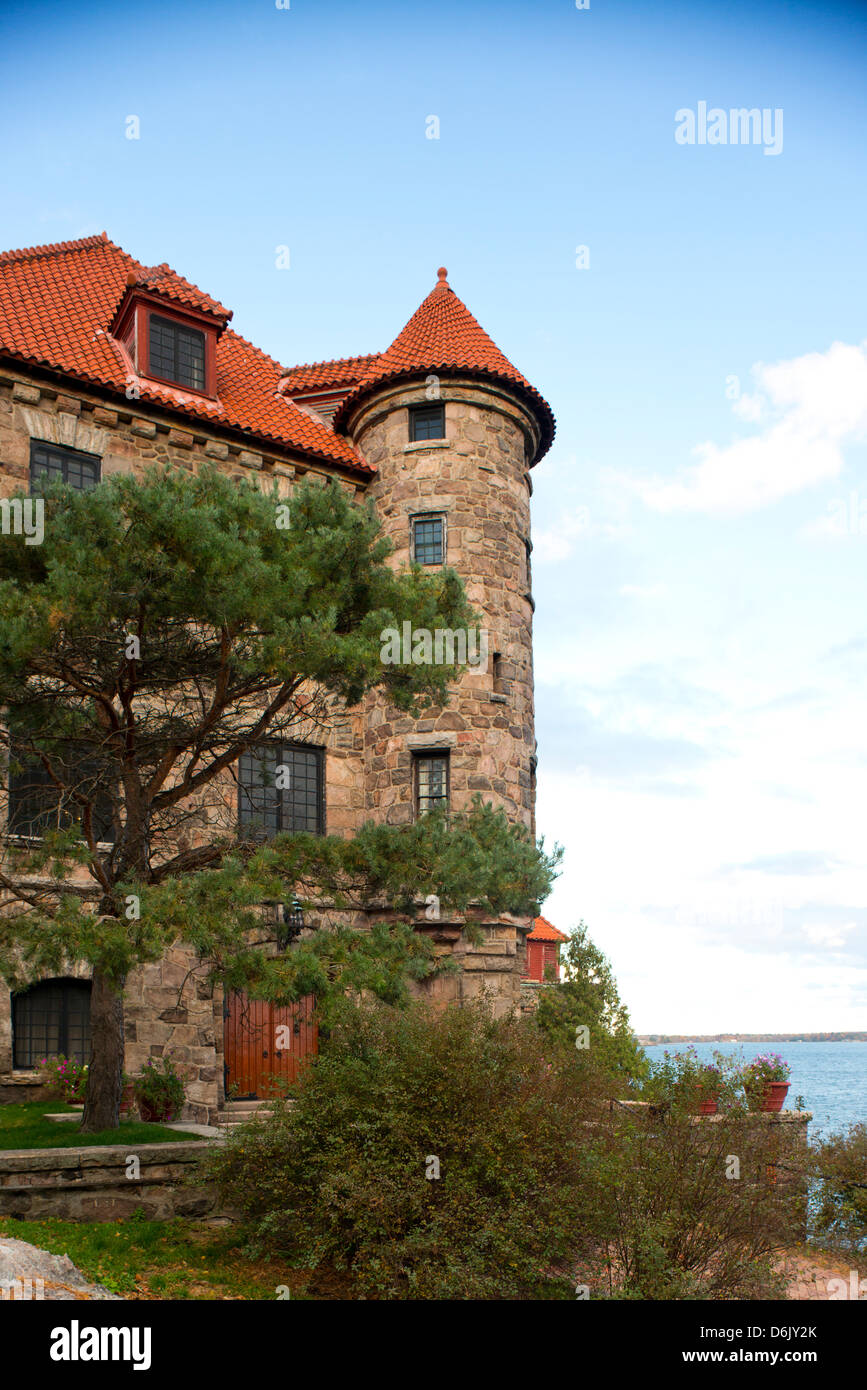 Singer château sur l'île sombre sur le fleuve Saint-Laurent, à l'État de New York, États-Unis d'Amérique, Amérique du Nord Banque D'Images