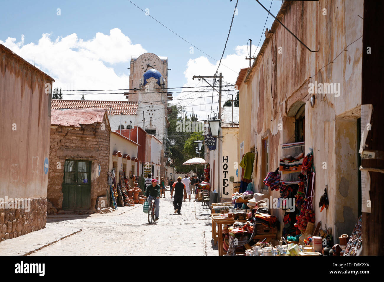 Scène de rue à Humahuaca, Quebrada de Humahuaca, Province de Jujuy, Argentine, Amérique du Sud Banque D'Images