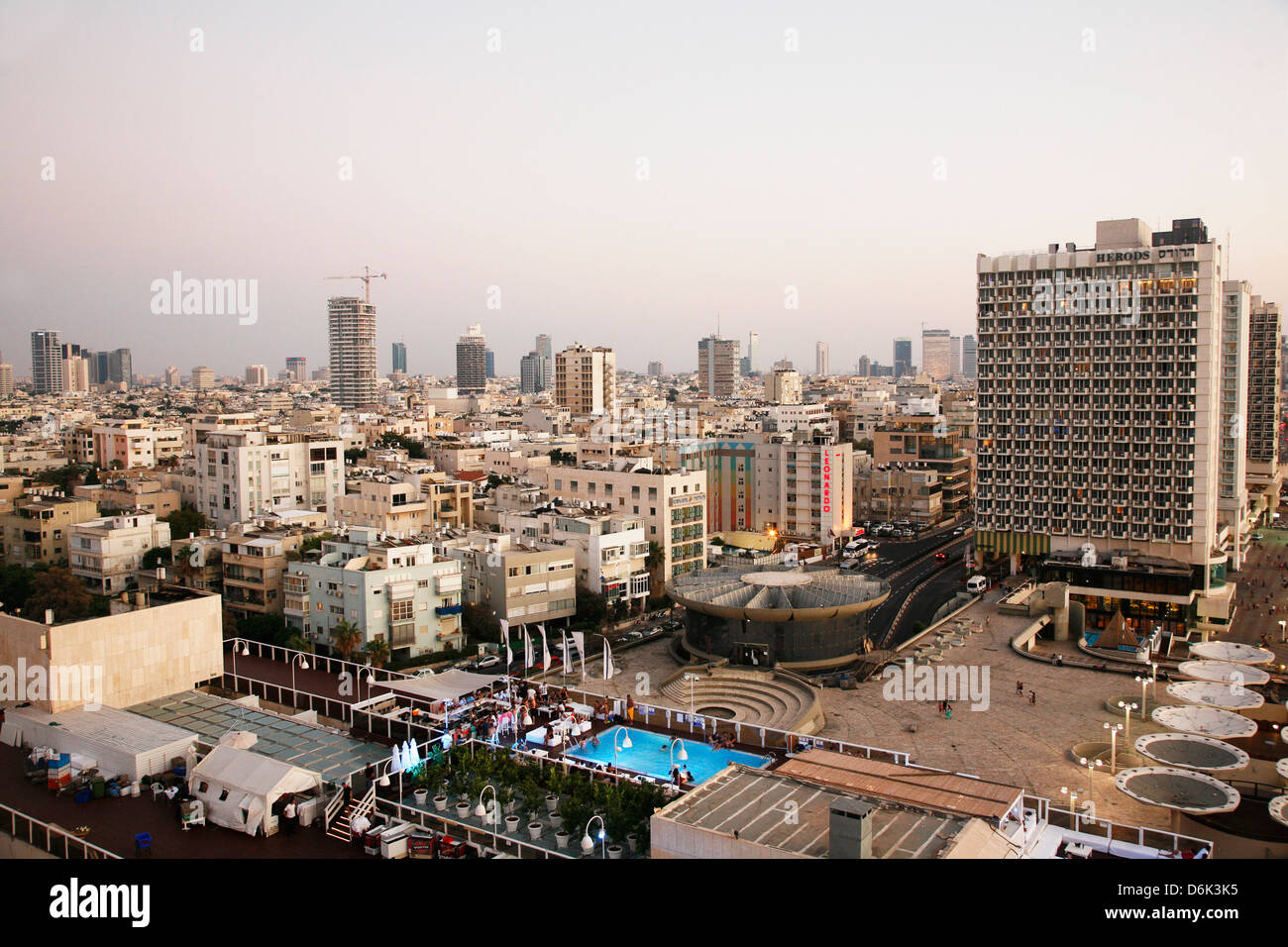 Vue sur les toits de Tel Aviv, Israël, Moyen Orient Banque D'Images