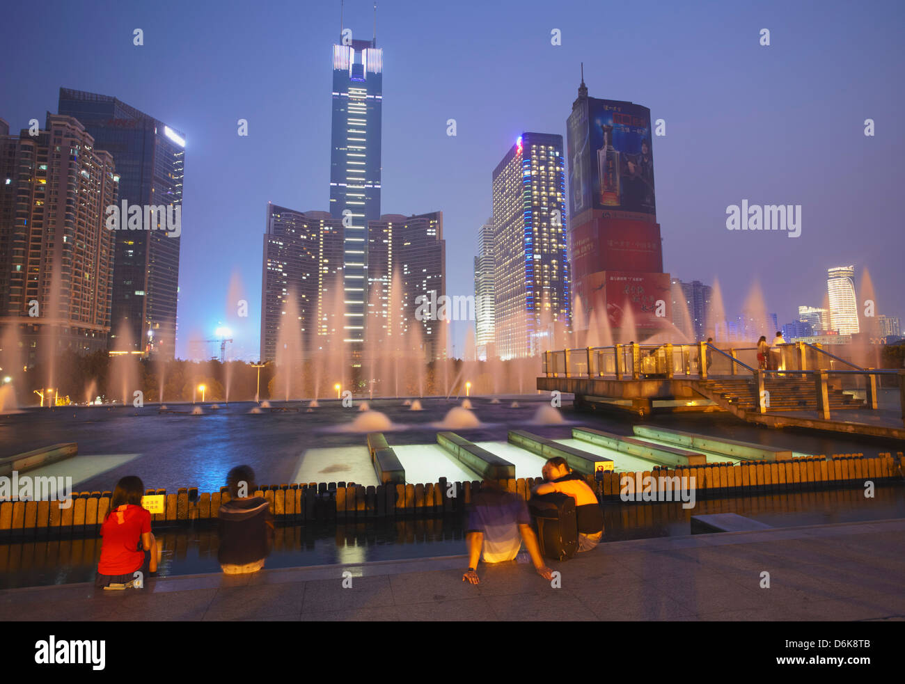 CITIC Plaza, au crépuscule, Tianhe, Guangzhou, Guangdong, China, Asia Banque D'Images