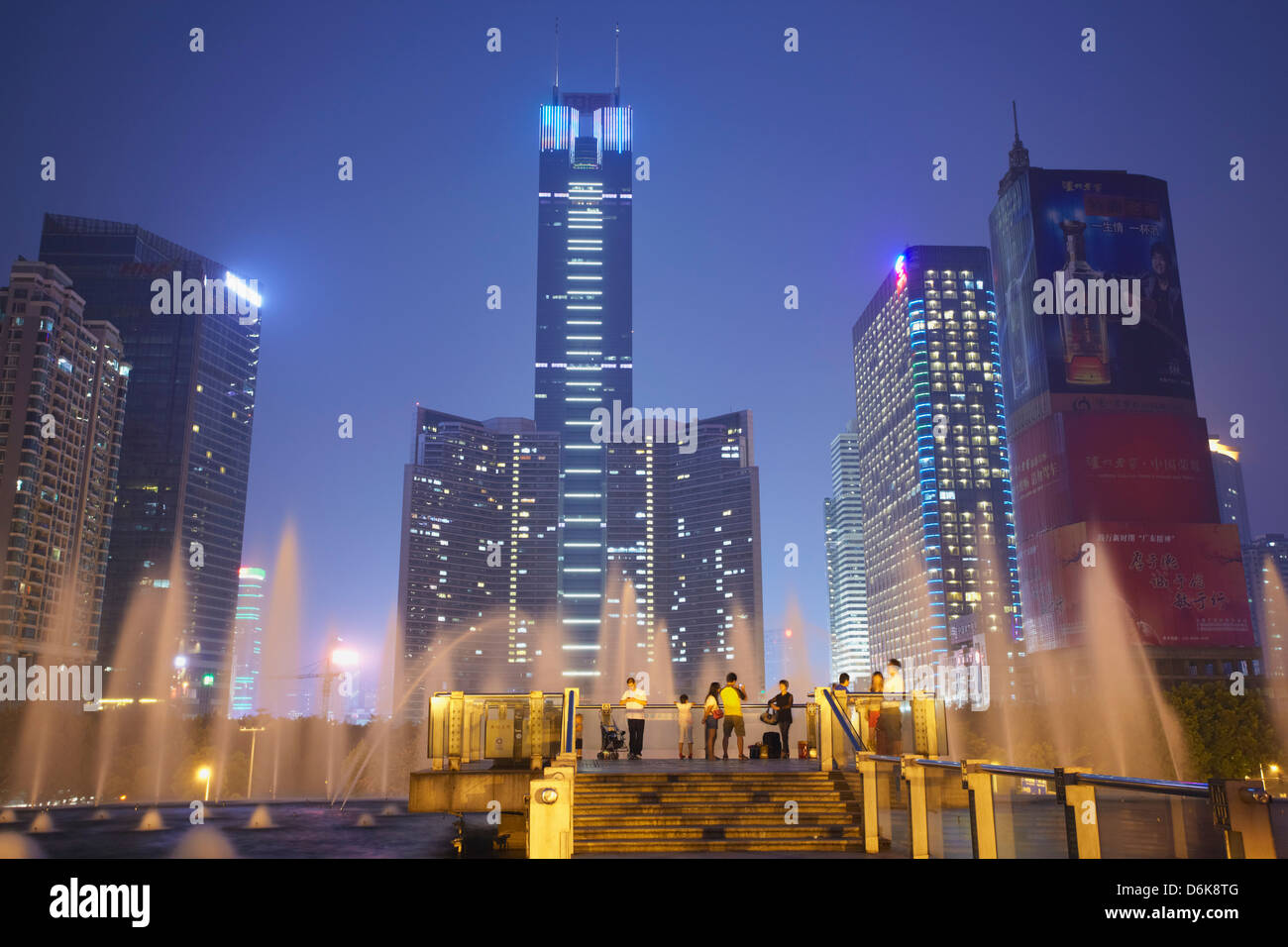 CITIC Plaza, au crépuscule, Tianhe, Guangzhou, Guangdong, China, Asia Banque D'Images