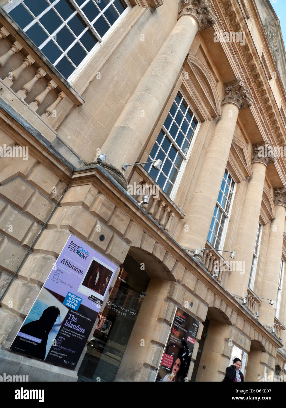 Des affiches publicitaires à l'avant de la Bristol Old Vic Theatre Royal building sur la rue King à Bristol England UK Banque D'Images