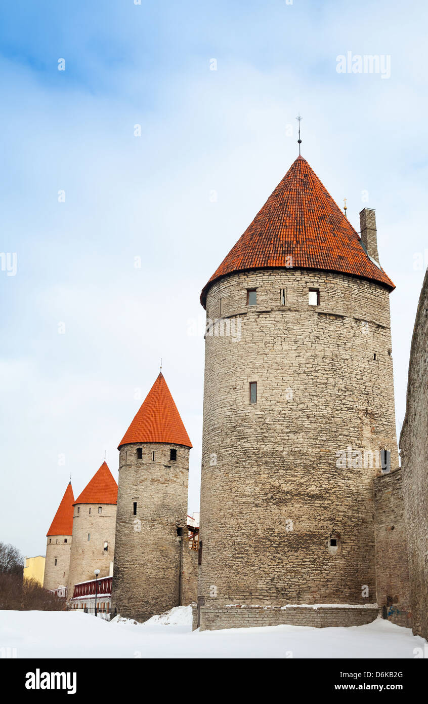 L'ancienne forteresse de pierre towers à Tallinn, Estonie Banque D'Images