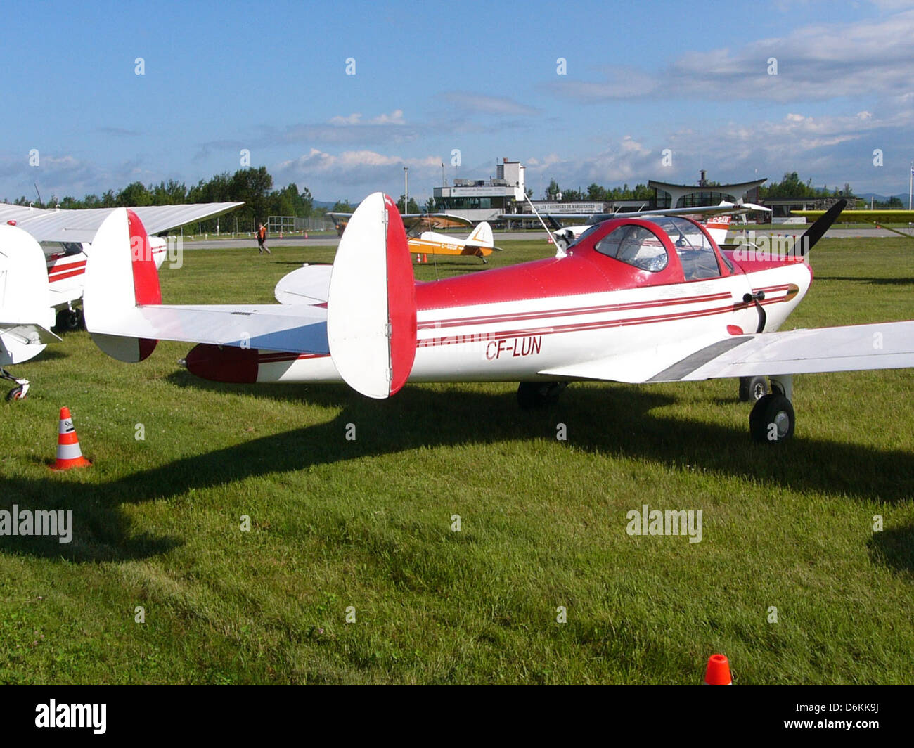 415 Ercoupé Erco-CDX maintenance par le propriétaire-LUN 02 FC. Banque D'Images