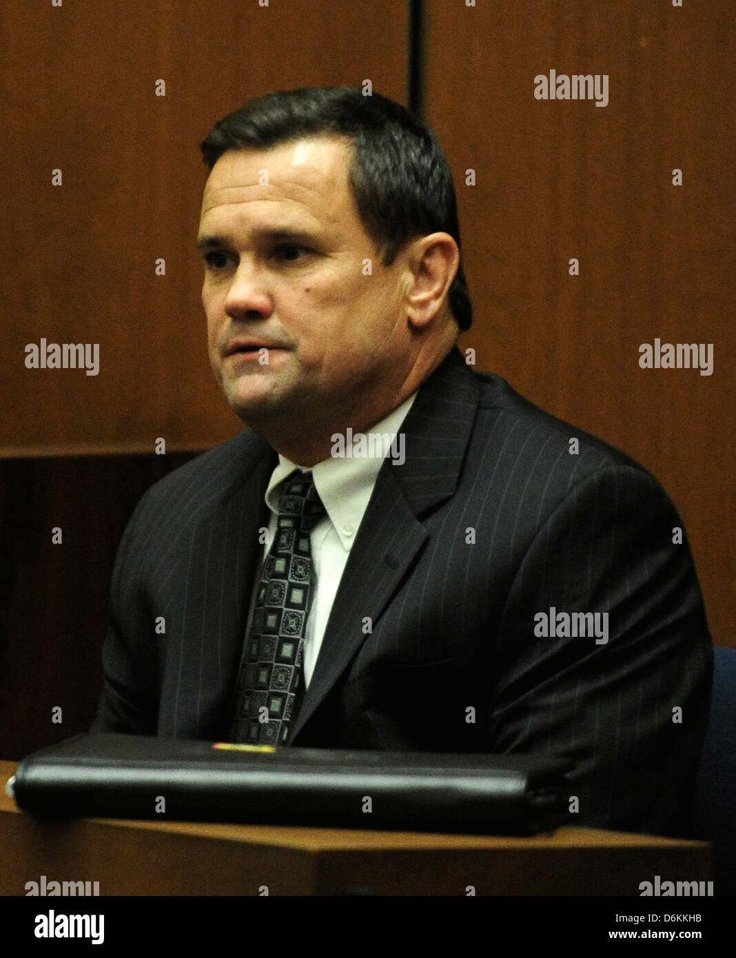 Service de police de Los Angeles le détective Dan Myers l'un de l'dectives, témoigne que la défense commence son affaire Banque D'Images