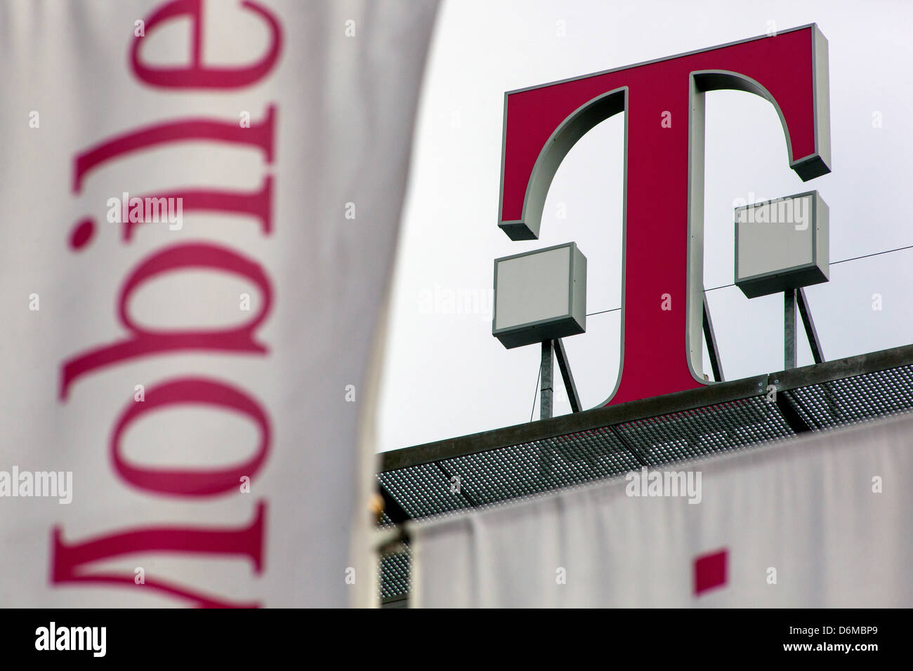 Siège de l'entreprise T Mobile, logo, Prague République Tchèque Banque D'Images