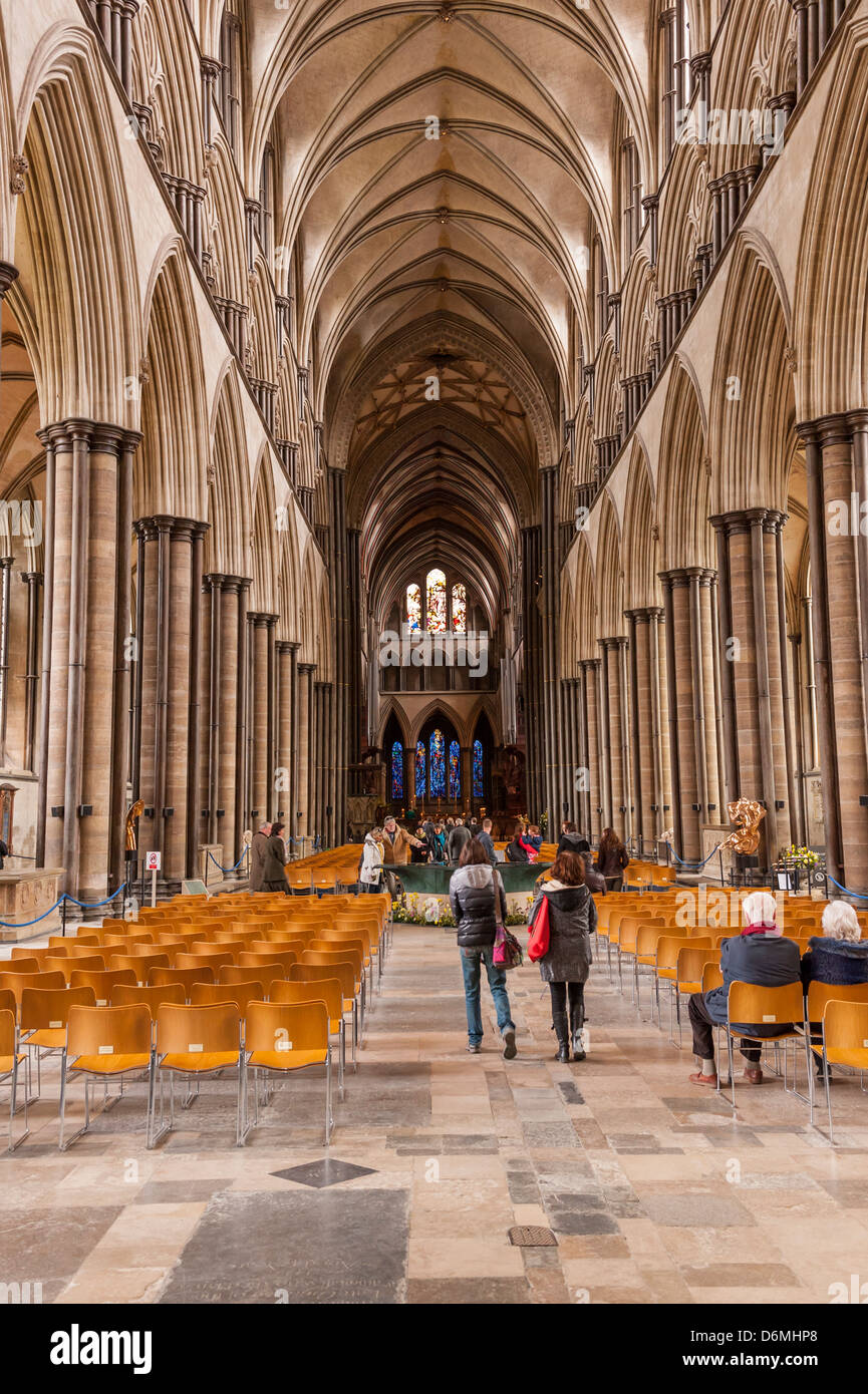 L'intérieur de la cathédrale de Salisbury de Salisbury , Wiltshire , Angleterre , Angleterre , Royaume-Uni Banque D'Images