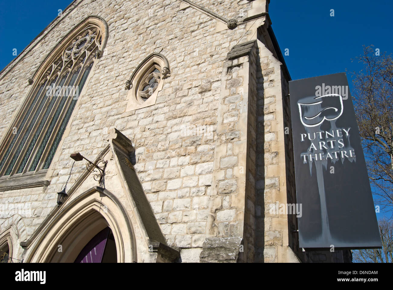 Extérieur de Putney Arts Theatre, occupant l'ancienne vieille union church, Putney, sud-ouest de Londres, Angleterre Banque D'Images