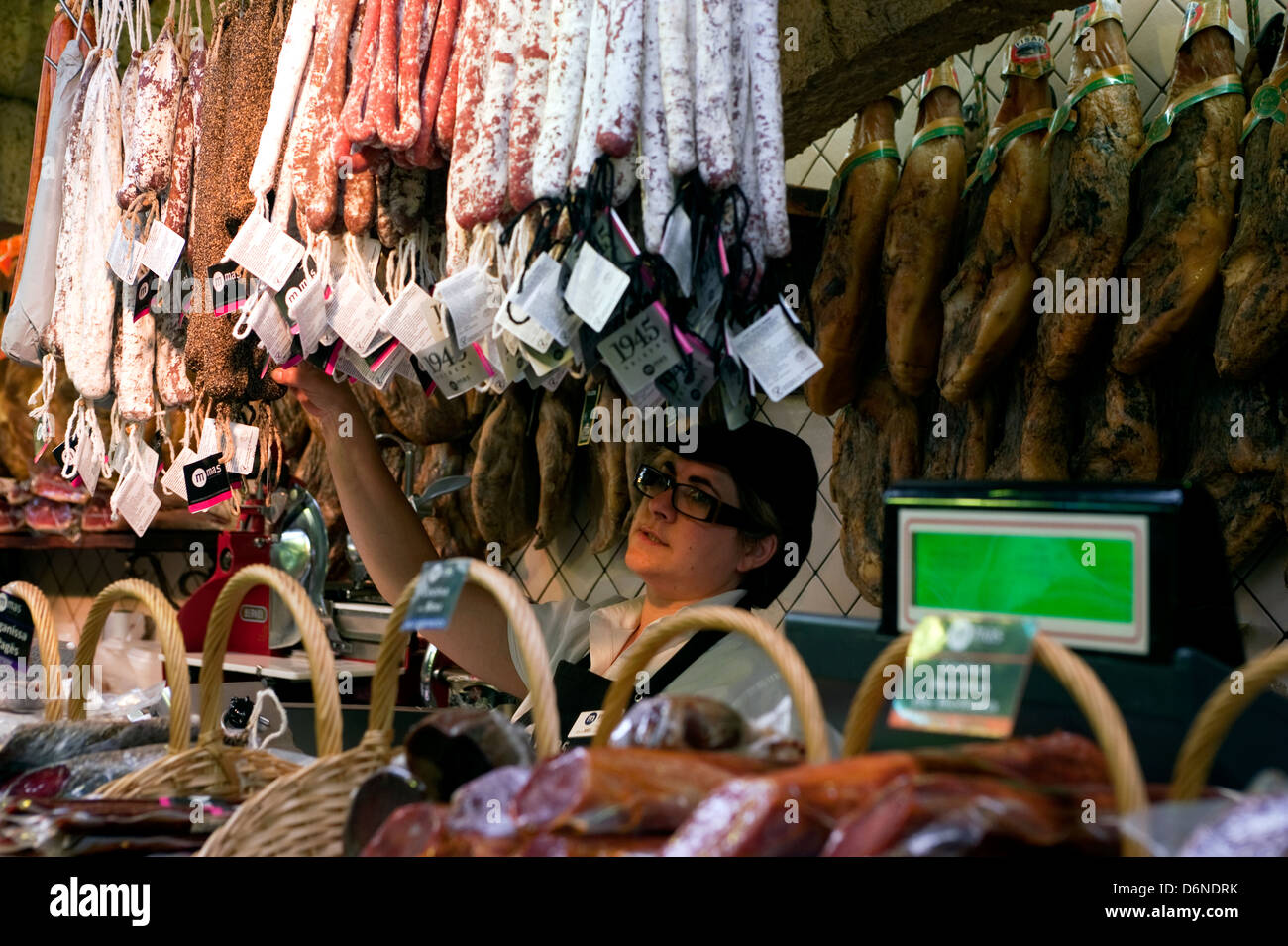 Mercat de Sant Josep de la Boqueria market au large de Las Ramblas à Barcelone, Espagne, Europe. Banque D'Images Mercat de Sant Josep de la Boqueria market au large de Las Ramblas à Barcelone, Espagne, Europe. Banque D'Images