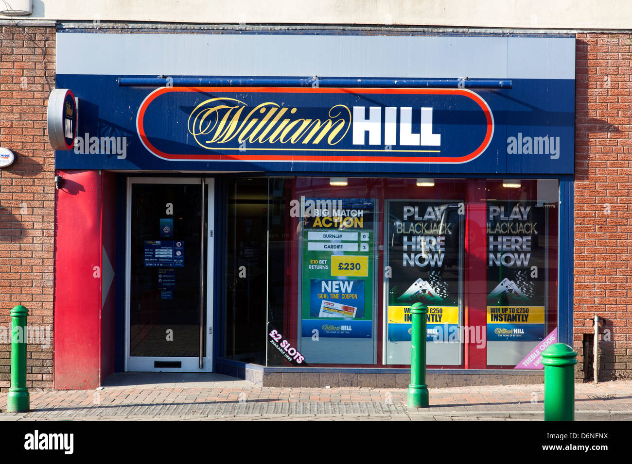 Un bureau de paris William Hill, Allanche dans Derbyshire en Angleterre, Royaume-Uni Banque D'Images