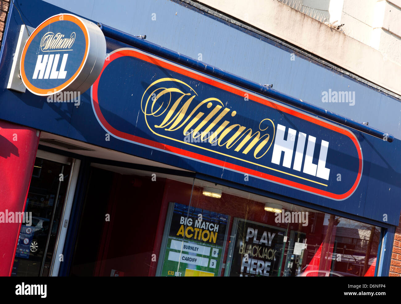 Un bureau de paris William Hill, Allanche dans Derbyshire en Angleterre, Royaume-Uni Banque D'Images