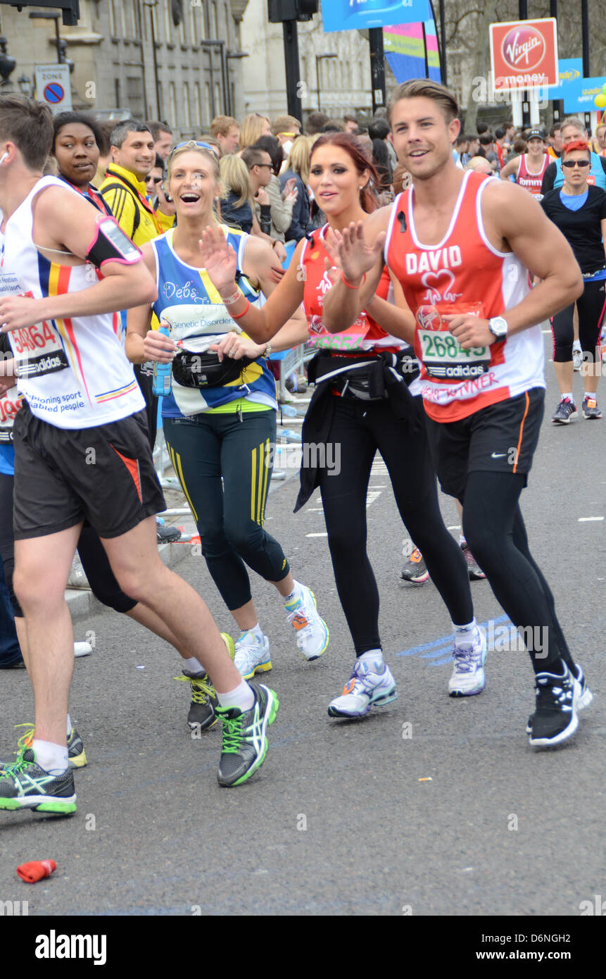 Londres, Royaume-Uni. 21 avril, 2013. Marathon de Londres 2013 : Observation de célébrité - Amy Childs Banque D'Images