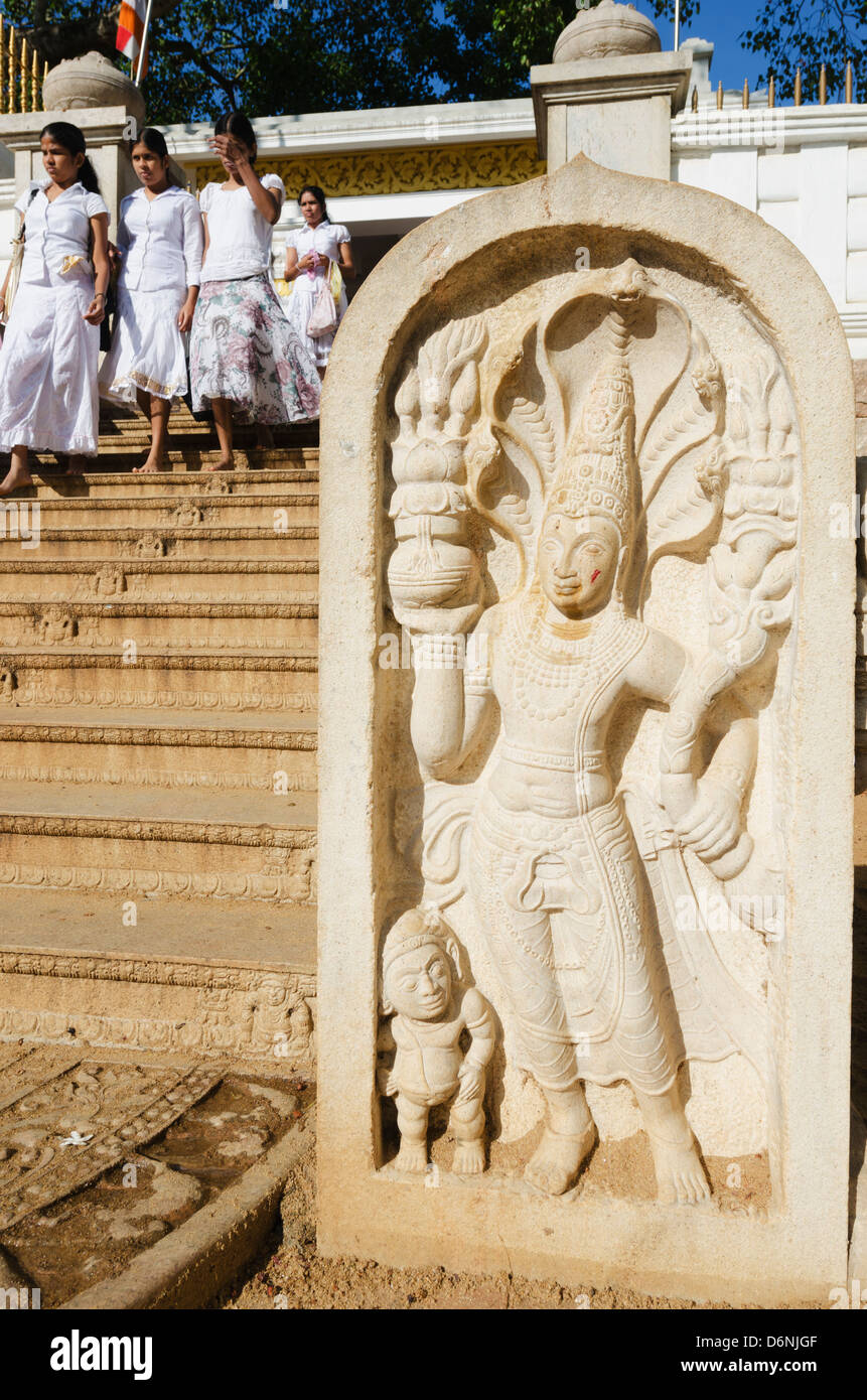 Cobra King guard, pierre Ratnaprasada, Anuradhapura, UNESCO World Heritage Site, Sri Lanka, Asie Banque D'Images