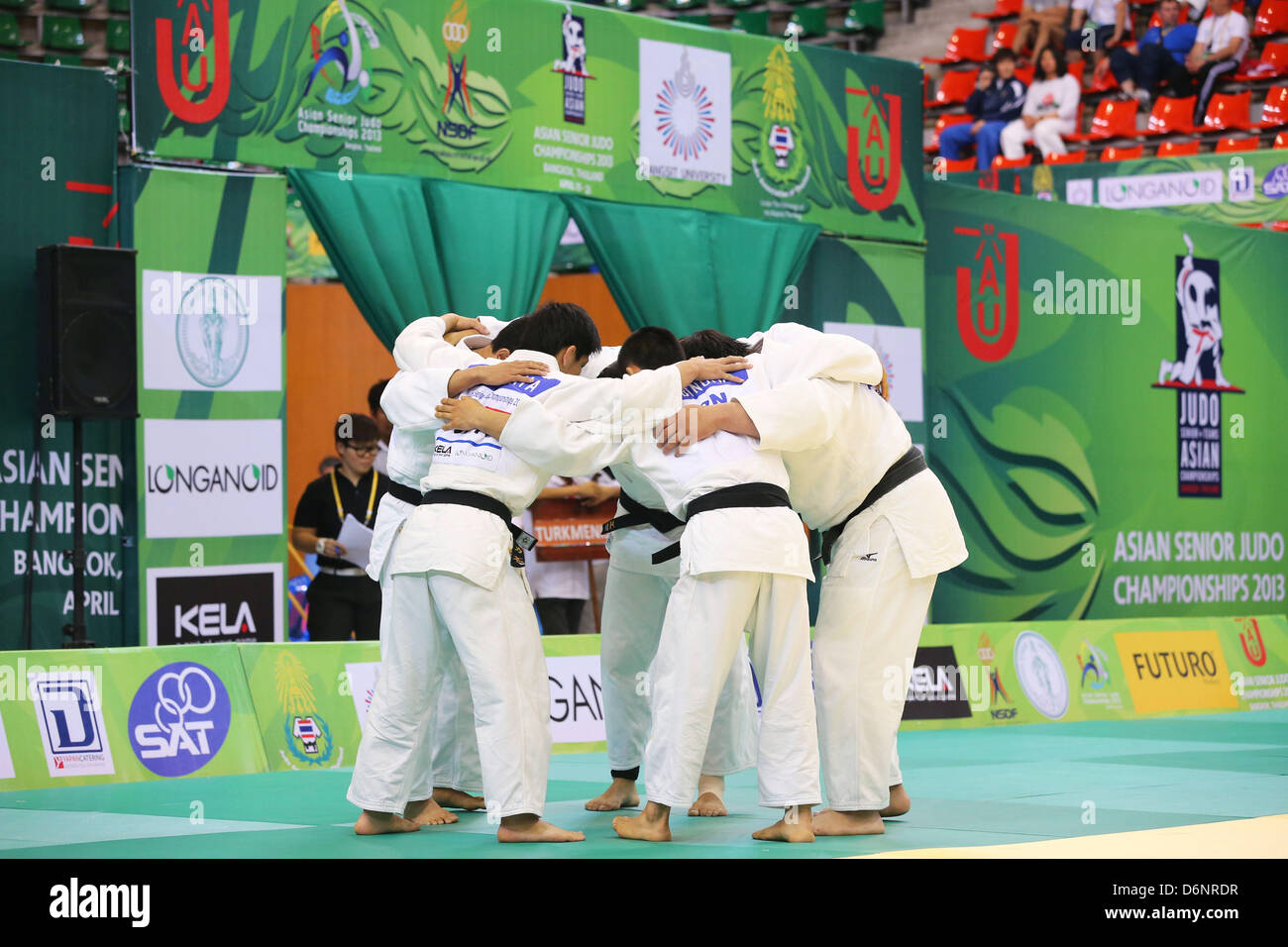 Les hommes de l'équipe nationale du Japon Groupe (JPN), 21 avril 2013 - Judo Judo Europe 2013 : l'équipe masculine, la concurrence au centre de jeunesse de Bangkok, Bangkok, Thaïlande. (Photo de Daiju Kitamura/AFLO SPORT) [1045] Banque D'Images