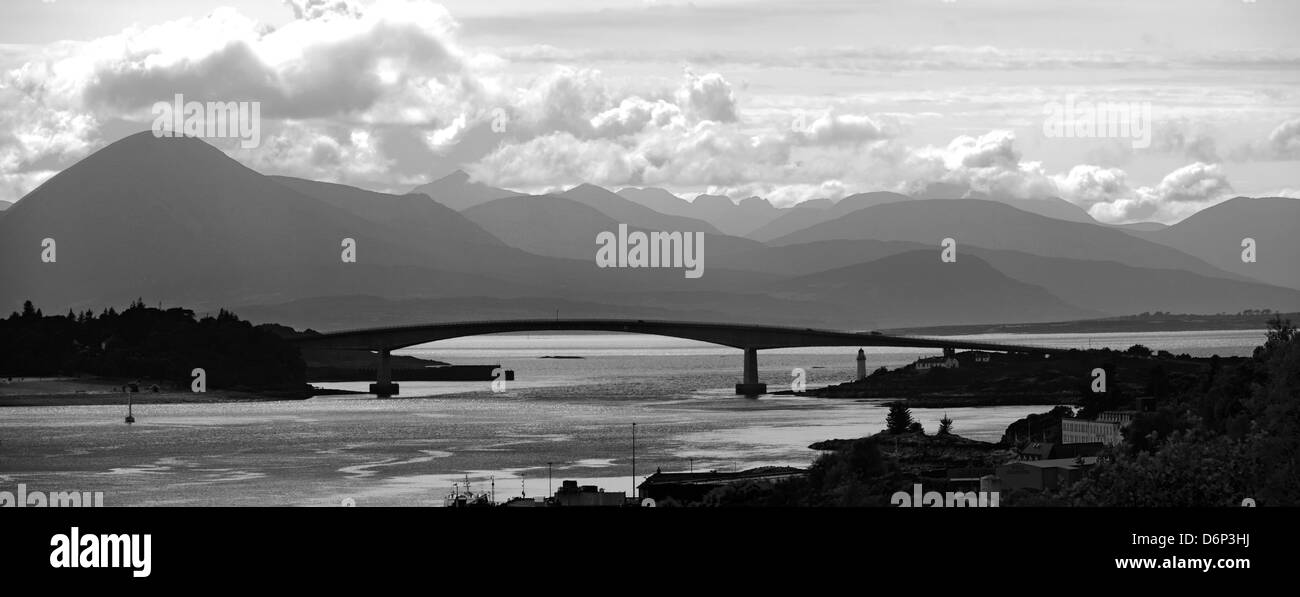 Le pont de Skye entre Kyle of Lochalsh et l'île de Skye, Écosse, Royaume-Uni Banque D'Images