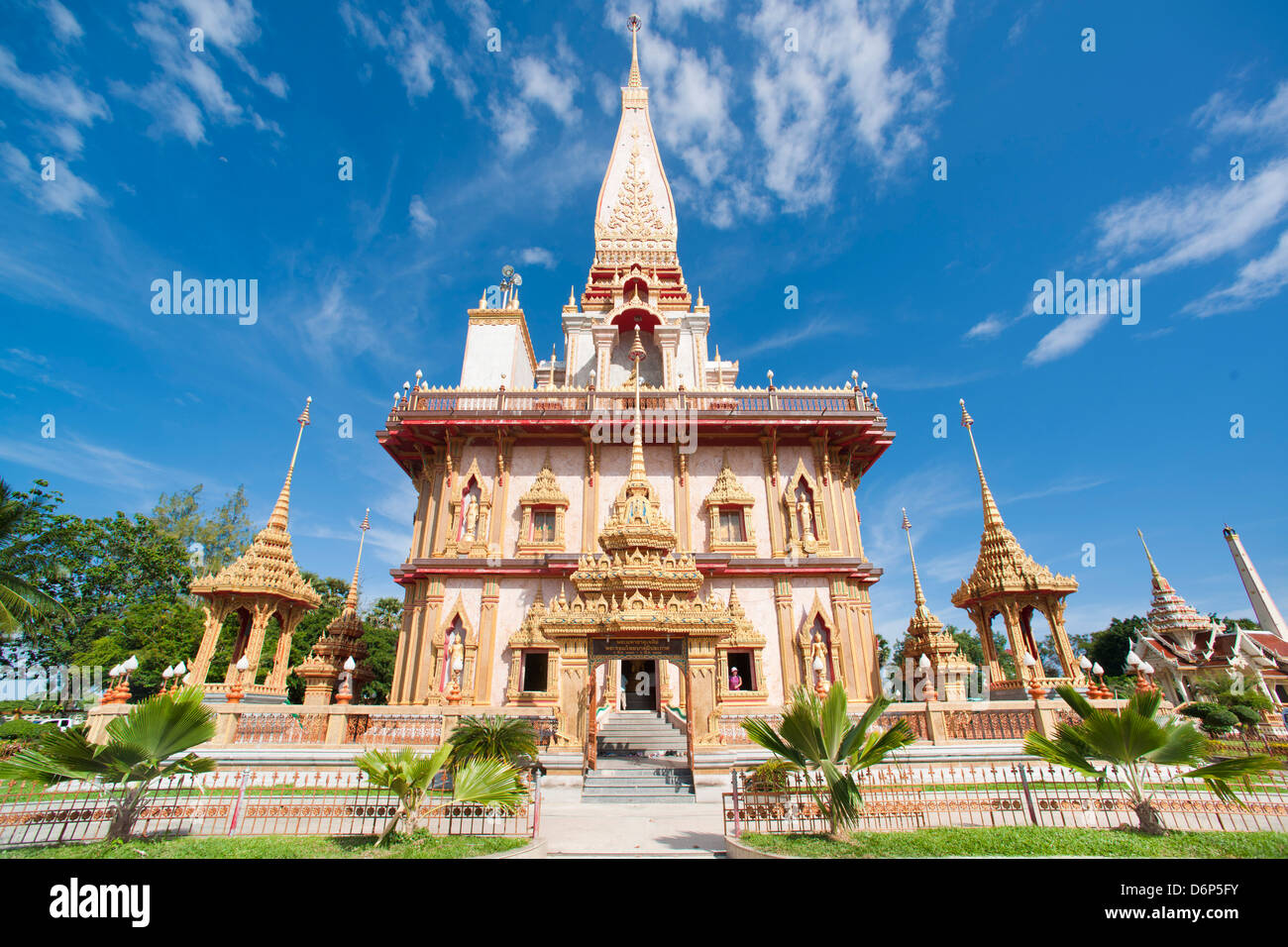 Karon Beach, Temple bouddhiste, l'île de Phuket, Phuket, Thaïlande, Asie du Sud, Asie Banque D'Images