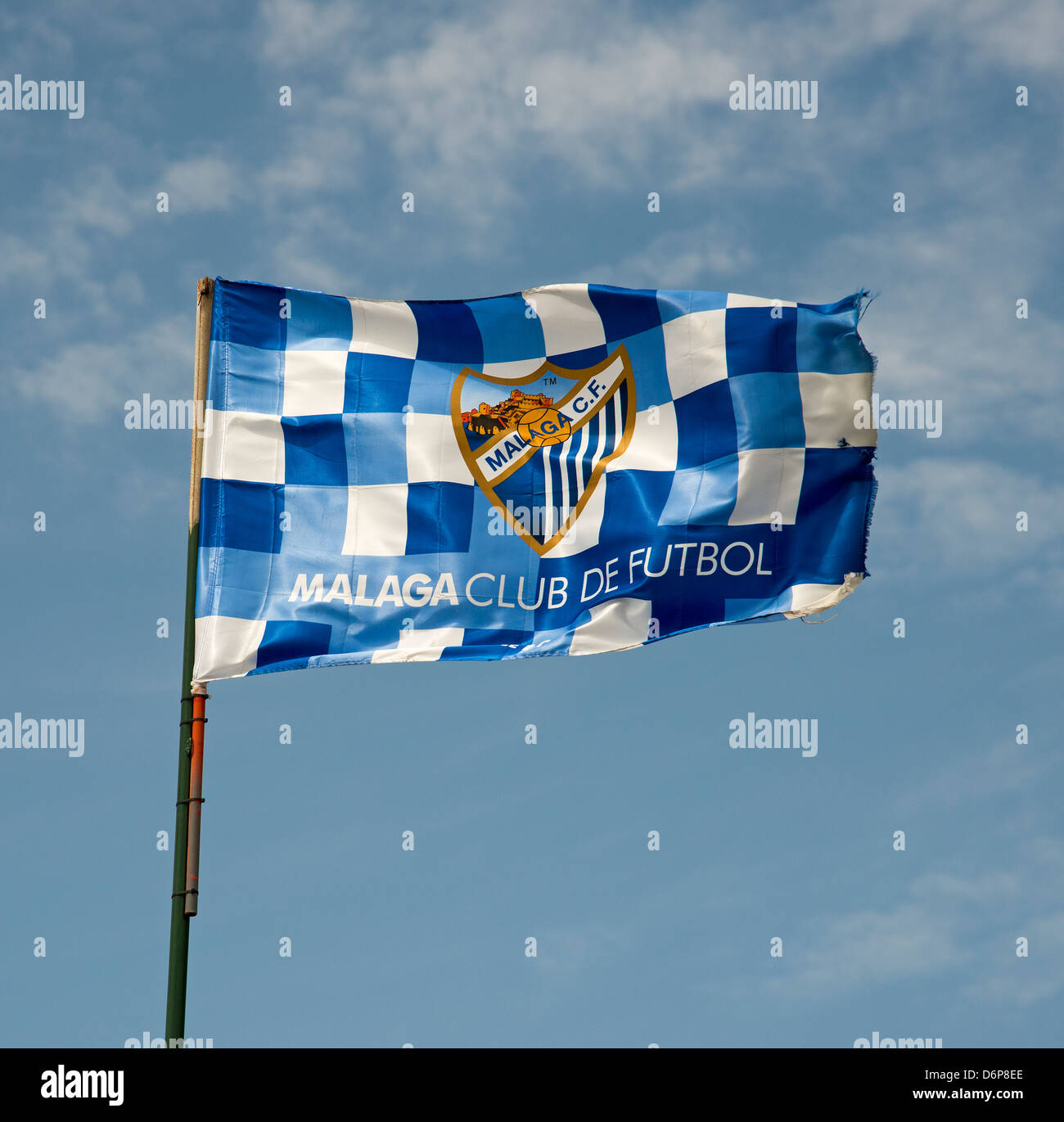 Malaga CF soccer club flag flying d'un club de football espagnol Banque D'Images