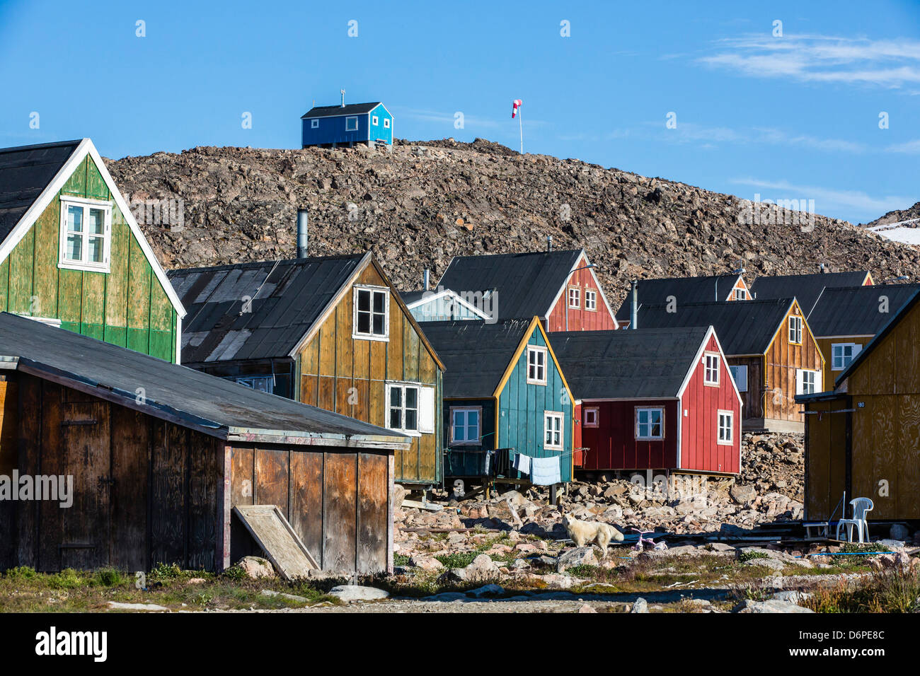 Village Inuit, Ittoqqortoormiit Scoresbysund, au nord-est, le Groenland,  les régions polaires Photo Stock - Alamy