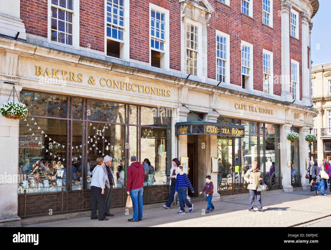 Salon de thé Betty's St Helens Square City Centre York North Yorkshire England UK GB EU Europe Banque D'Images