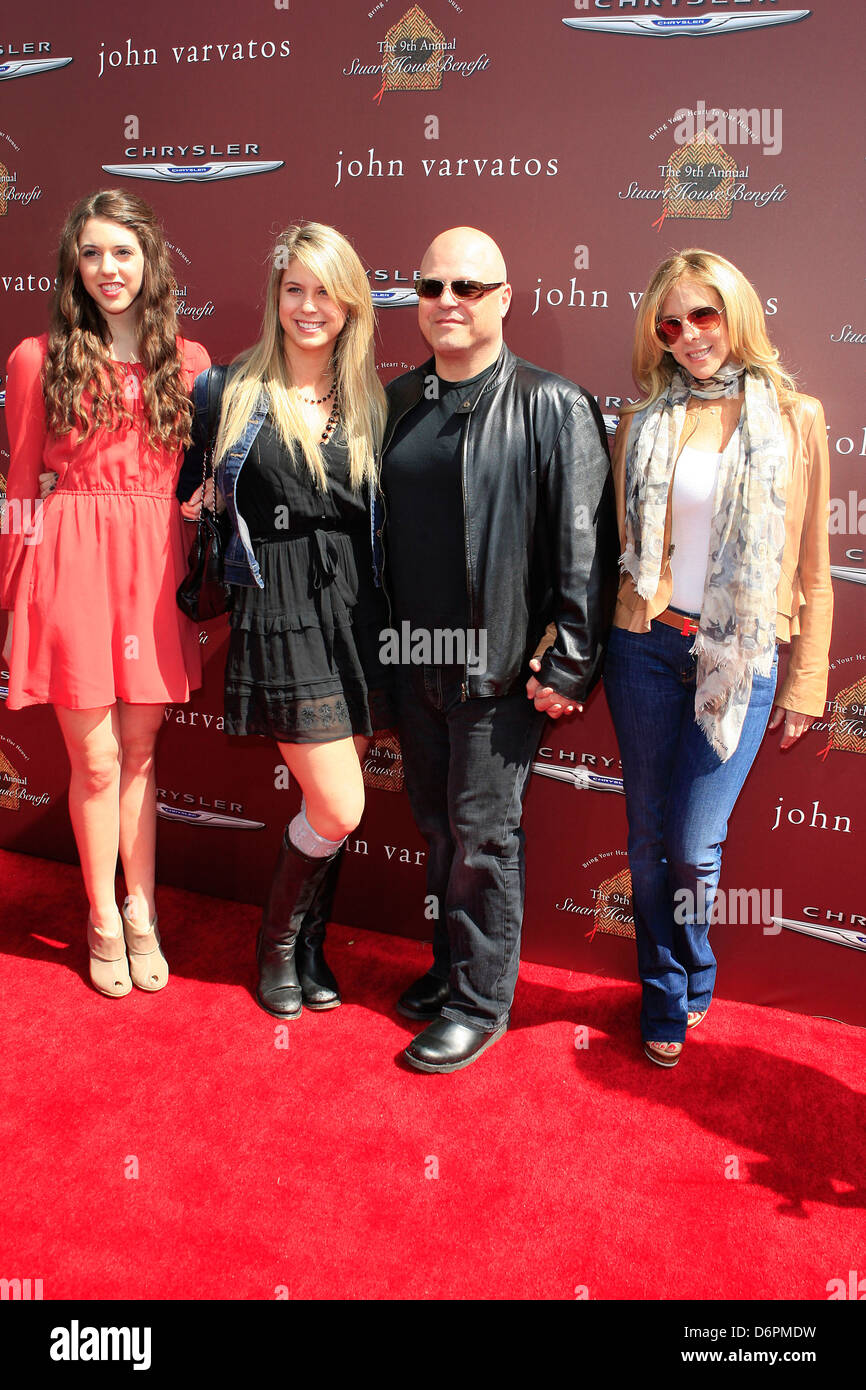 Michael Chiklis, épouse Michelle, filles de l'automne, à Odessa le 9e John Varvatos Stuart House Avantage. West Hollywood, Banque D'Images