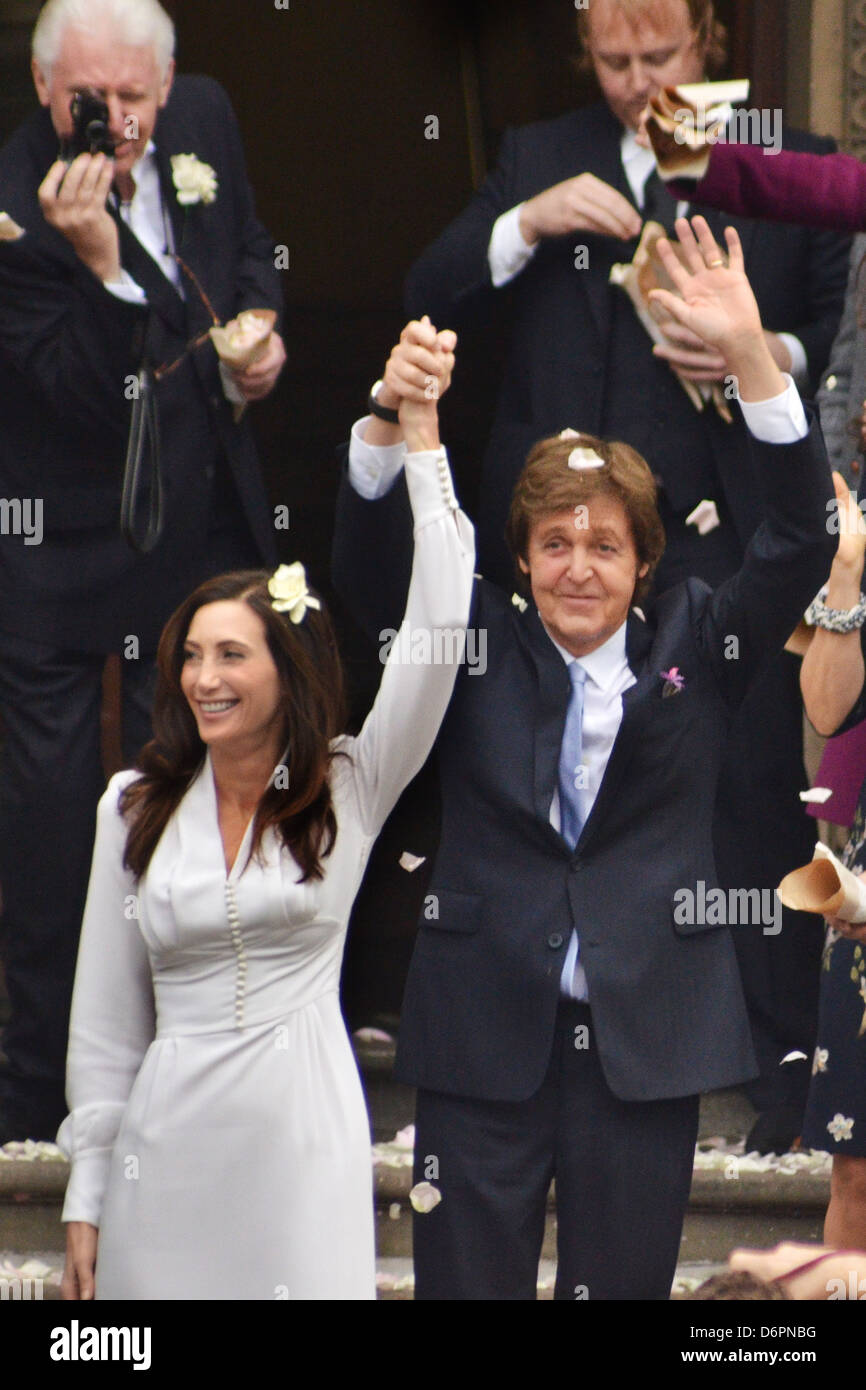 Sir Paul McCartney et Nancy Shevell Le mariage de Sir Paul McCartney et Nancy Shevell tenue à Marylebone de Londres, l'hôtel de ville Banque D'Images