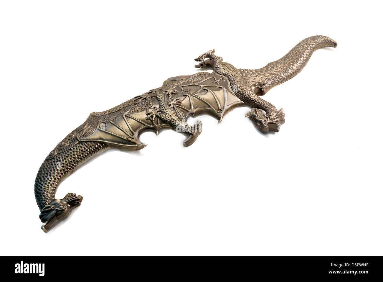 L'épée et de la gaine est exécuté sous la forme d'un dragon sur un fond blanc épée et la gaine exécuté sous la forme d'un Banque D'Images