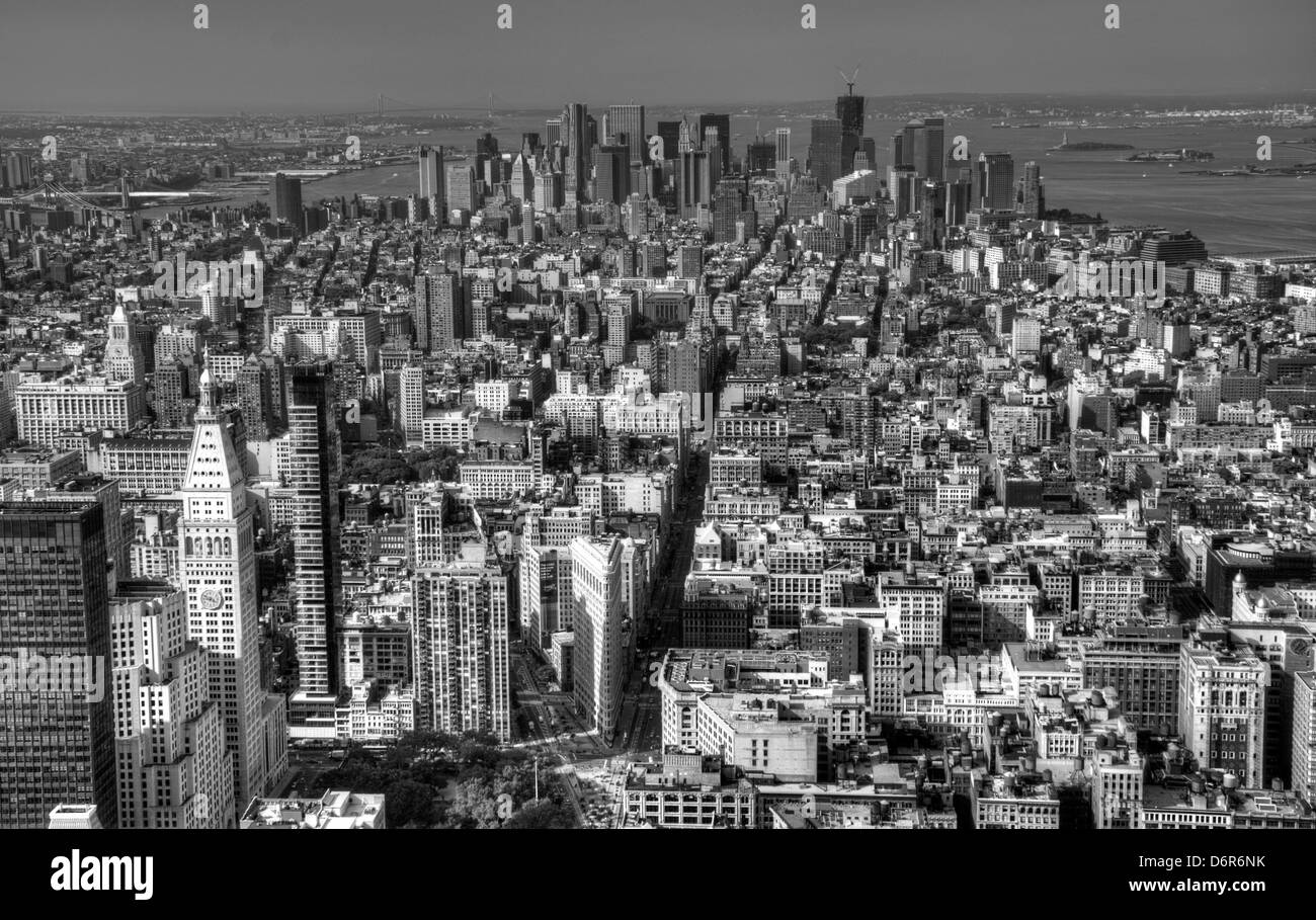 Manhattan, vue depuis le haut de l'Empire State Building de New York City, USA Banque D'Images