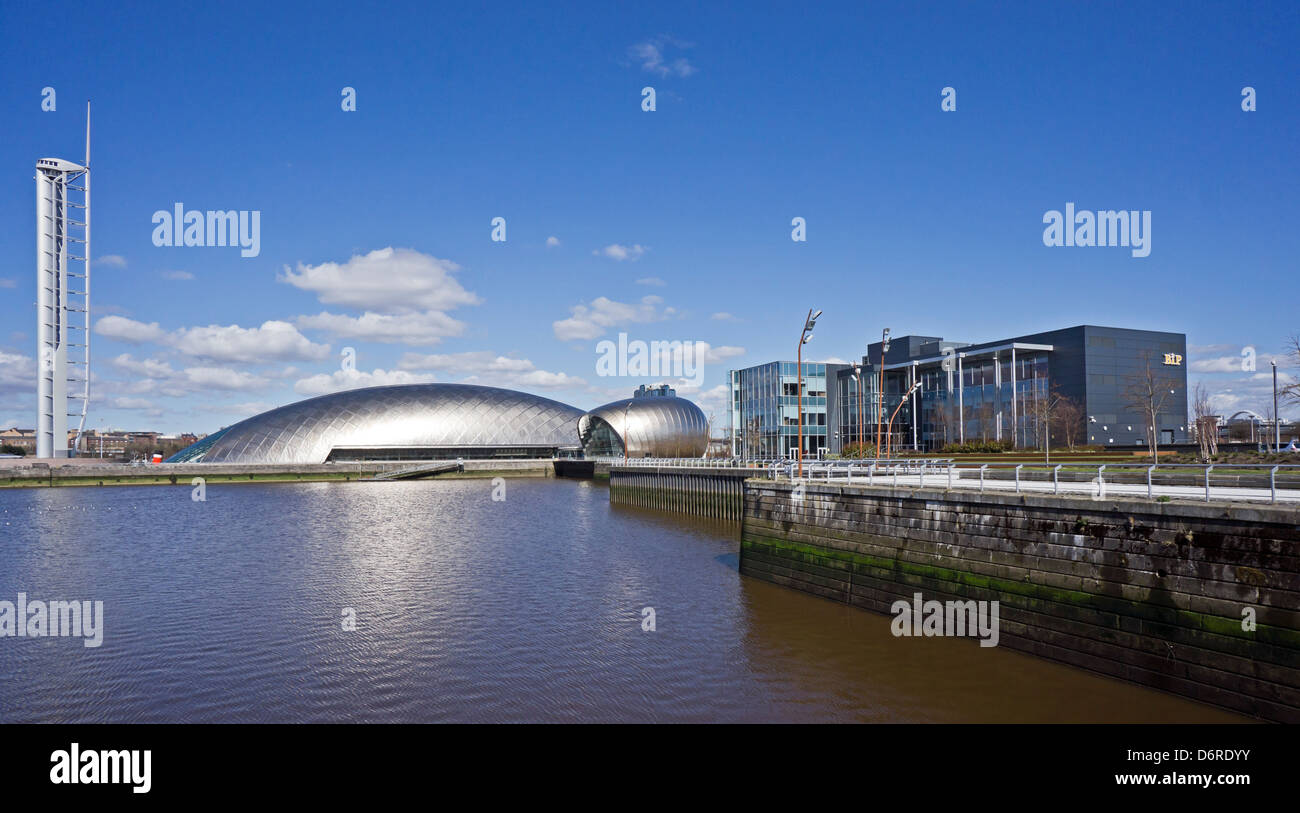Tour de Glasgow, Glasgow Science Centre et au Théâtre IMAX & Prince's Dock sur la rivière Clyde à Glasgow Ecosse & Bâtiment BiP Banque D'Images