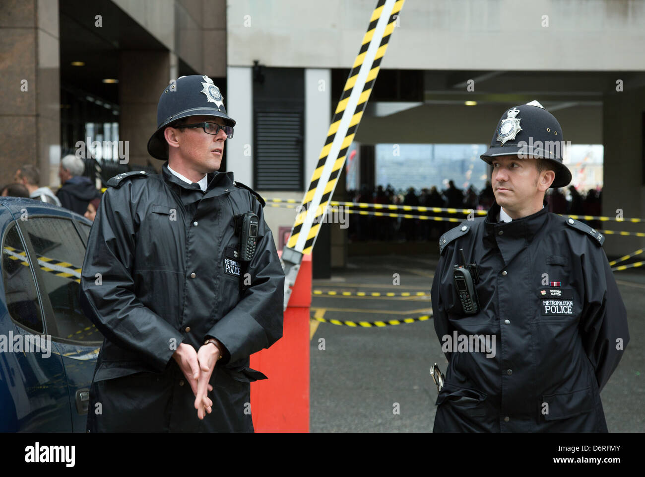 Londres, Royaume-Uni, la Police métropolitaine Bobbies Banque D'Images